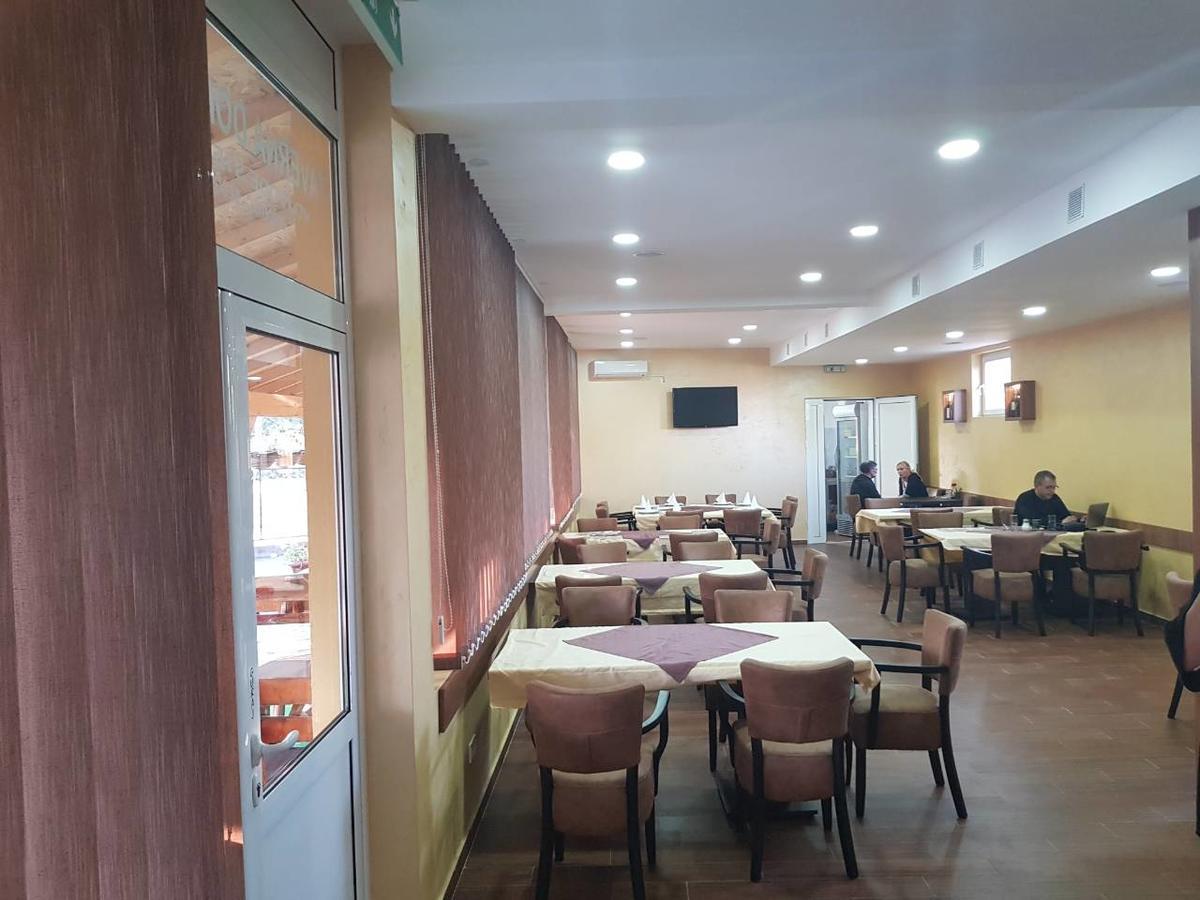 Di Camera Uno Beograd Eksteriør billede