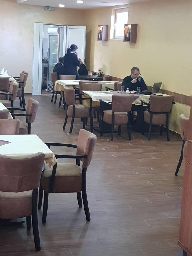 Di Camera Uno Beograd Eksteriør billede